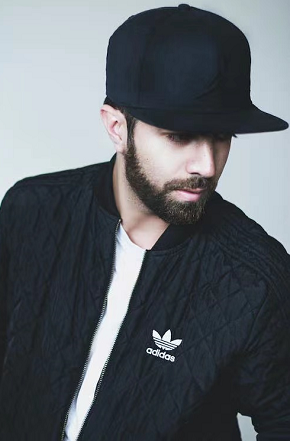 black snapback cap