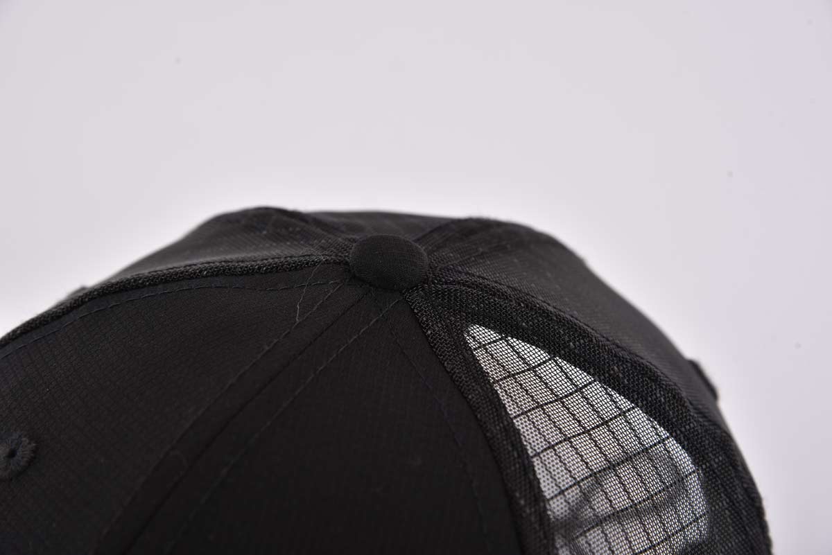 Streeter men's curved brim trucker hat with a black top button KN2012141