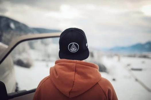 black baseball hat