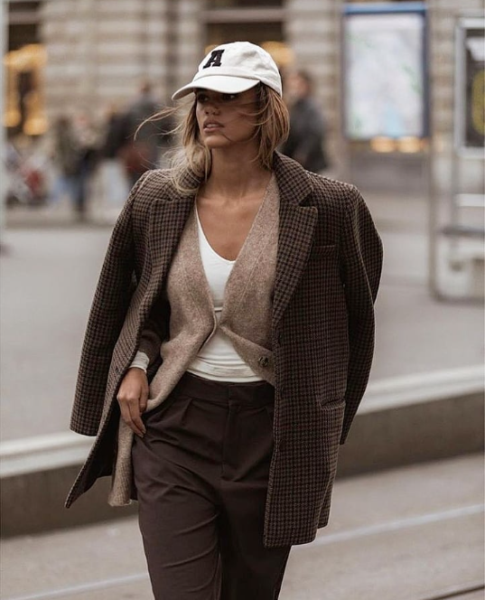 white baseball cap